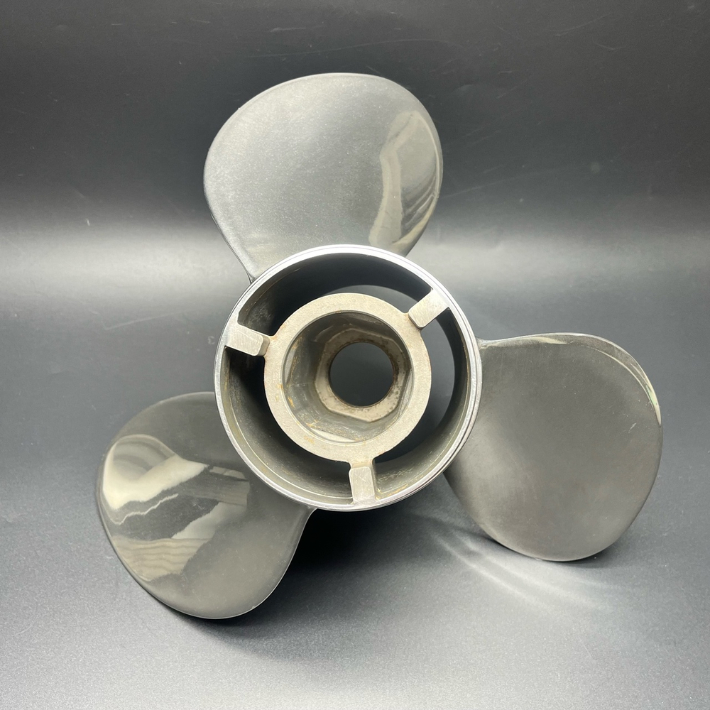 Гребной винт Mercury VENGEANCE Demo (13-3/4х21R) Стальной