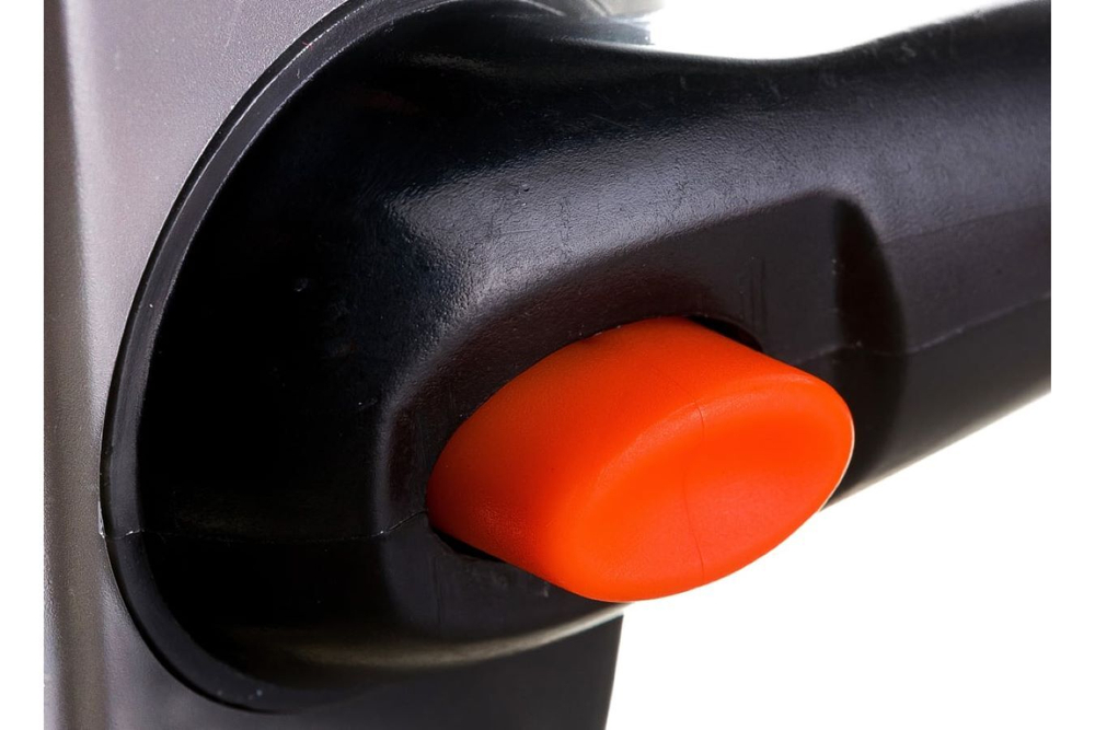 Щетка для снега телескопическая поворотная со скребком и мягкой ручкой AB2212 АВТОСТОП (77-113см)