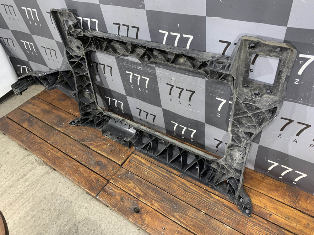 Панель передняя Hyundai Grand Starex (H1) 17-нв Б/У Оригинал 641014H050