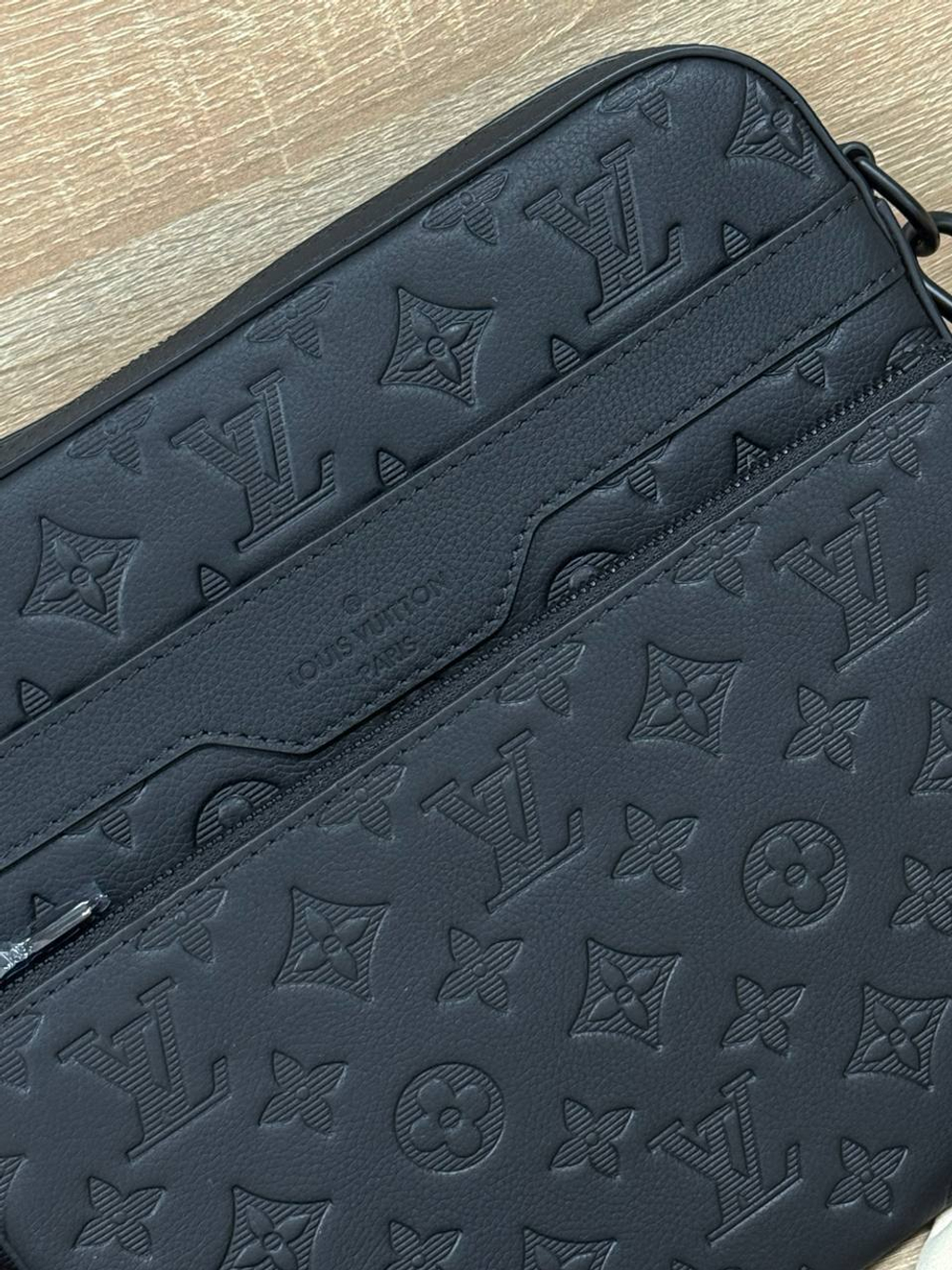 Сумка-мессенджер Louis Vuitton