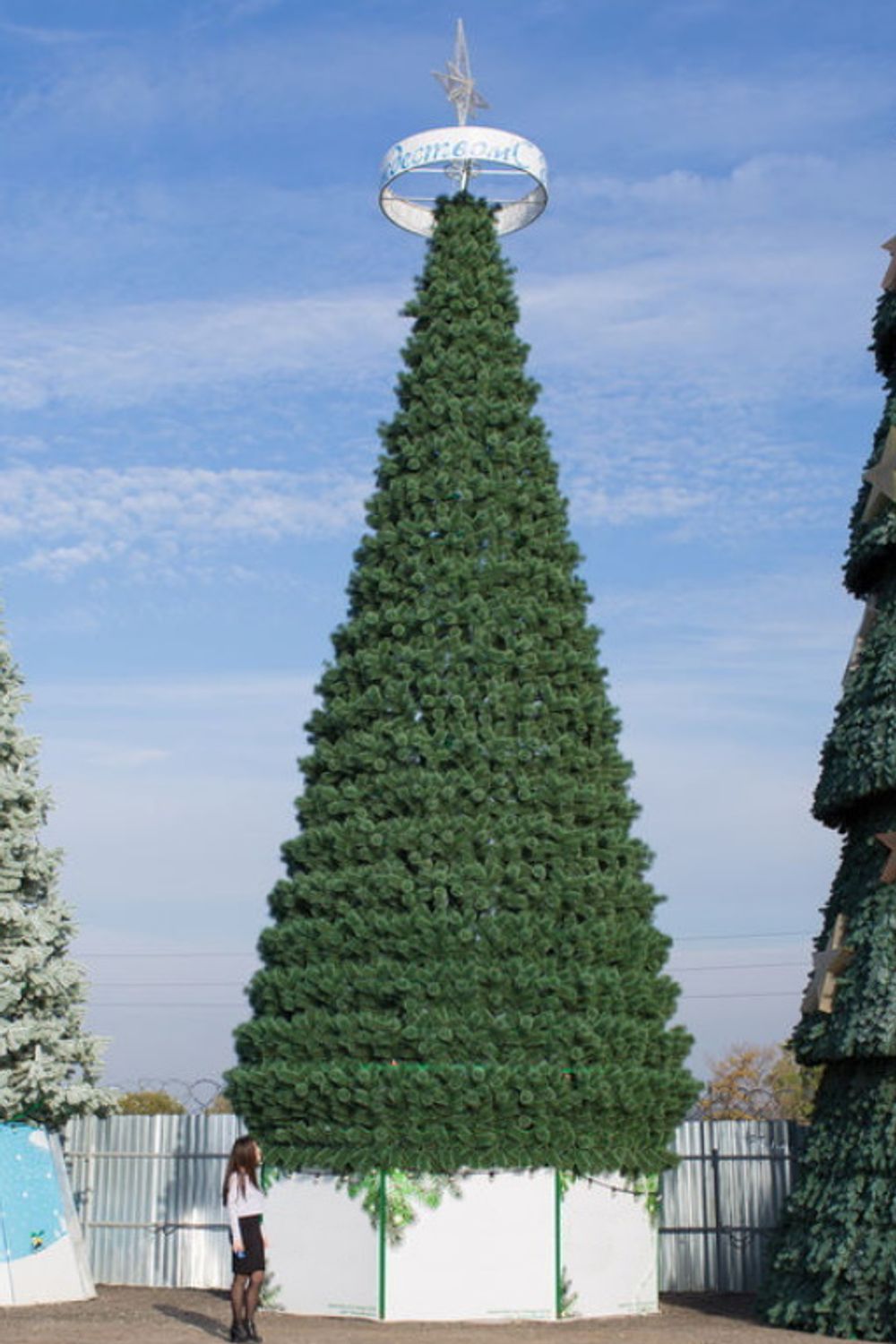 Уличная елка каркасная "Уральская сосна" (Леска) 8 м