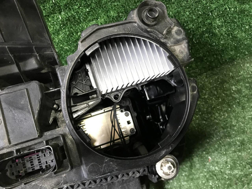 Фара правая Mercedes GLE V167 (2018-2024) LED