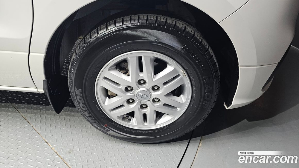 Hyundai The New Grand Starex Van 3-х местный (06.2020)