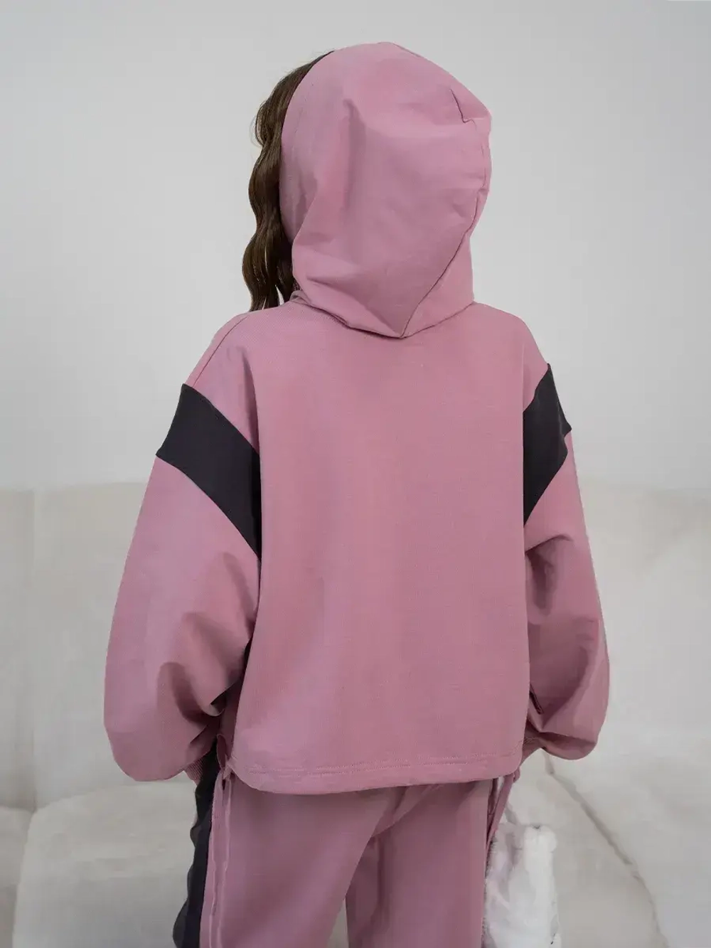 Спортивный розовый костюм для девочки