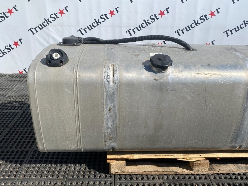 Бак топливный 680L+75L AdBlue 2018г.
