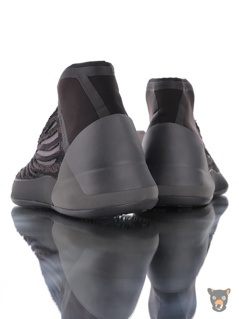 Кроссовки Yeezy Boost QNTM Basketball  "Triple Black"