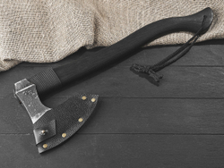 Кованый топор "Брату от брата", рукоять черный мореный ясень