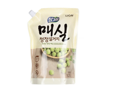 Средство для мытья посуды, овощей и фруктов с японским абрикосом 1200 мл Chamgreen Lion (мягкая упаковка)