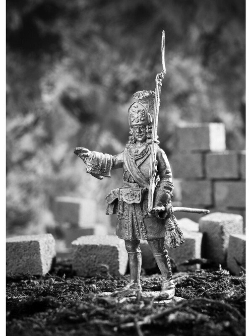 Оловянный солдатик офицер гренадерской роты Преображенского полка, 1702-1708 г. г.