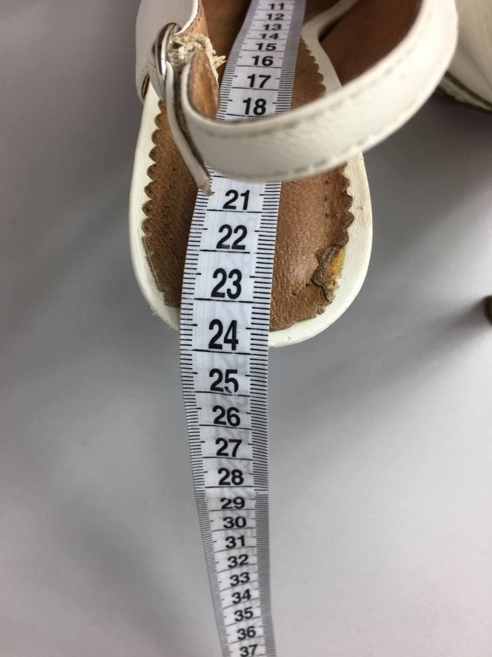 Босоножки Covani кожаные 37 размер