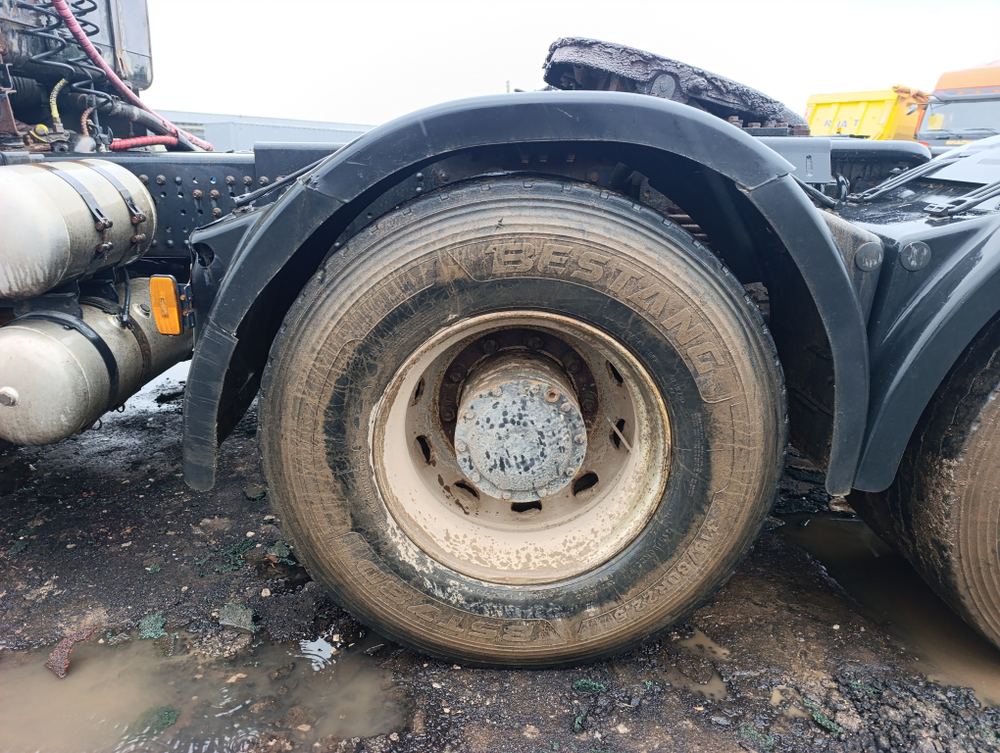 Shacman (Shaanxi) SX* 6x4 Седельный тягач SX42584W324C (Дизельный, 10,8 л, 441 л.с., МТ)