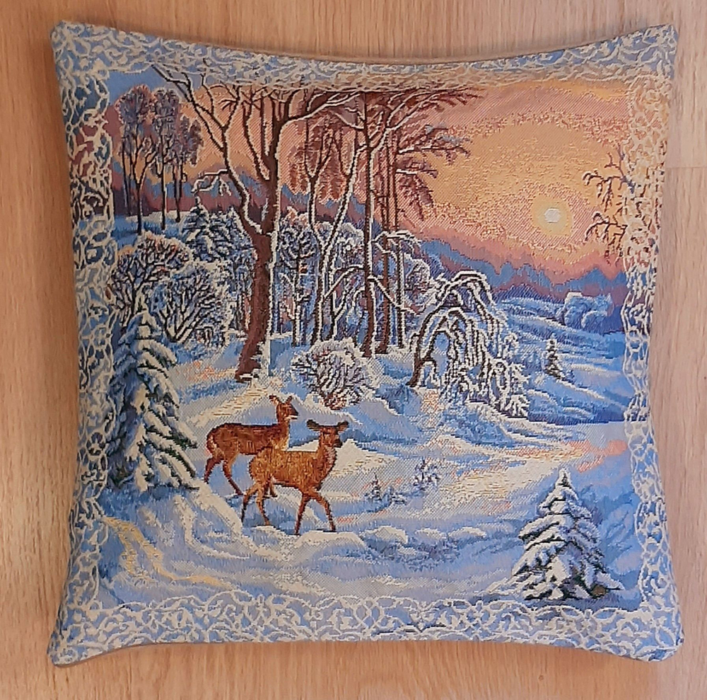 Декоративный гобеленовый чехол для интерьерной подушки Олени 47*47