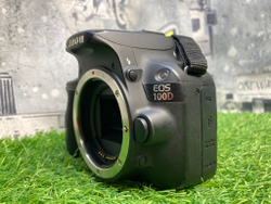 Canon 100D + 18-55mm STM