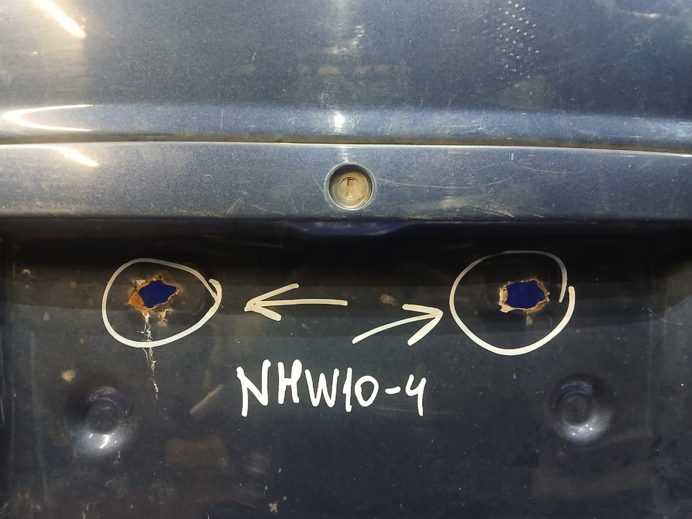 Крышка багажника TOYOTA PRIUS 1998