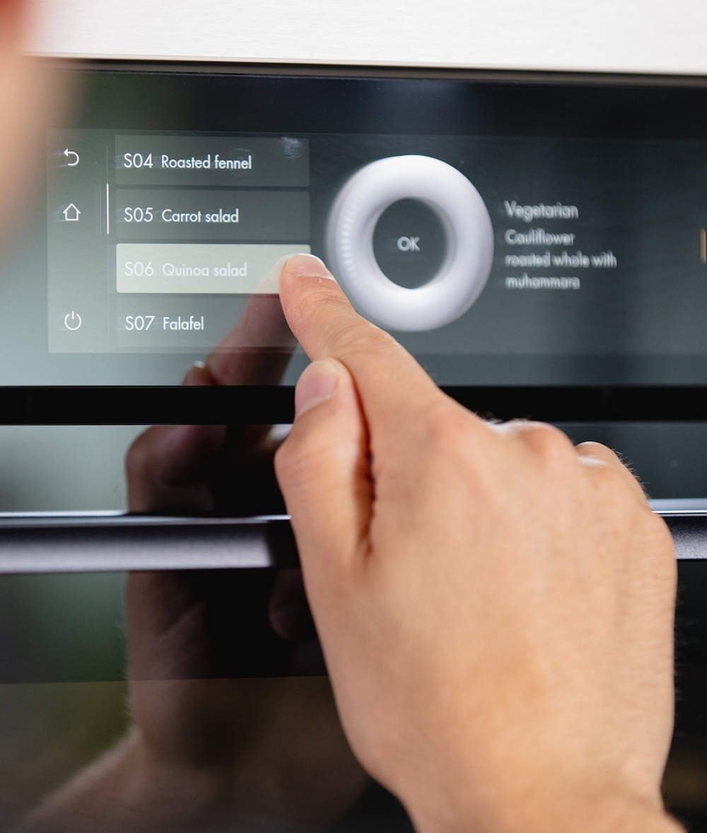 Духовой шкаф V-ZUG Combair V2000 45 черное стекло C2T-21048