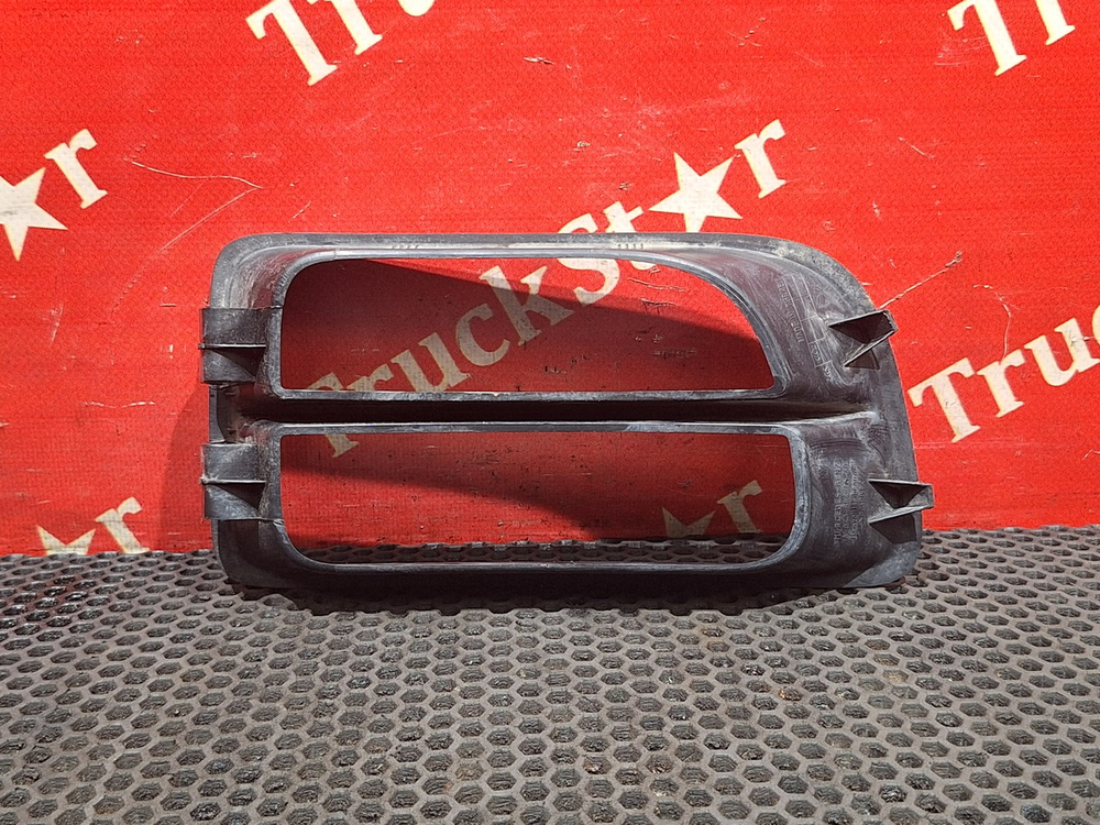 Накладка бампера левая