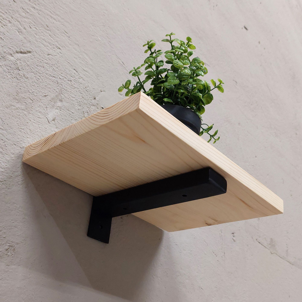 Настенные полки из натурального дерева в стиле Лофт