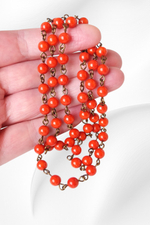 Стильные бусы из красного коралла
