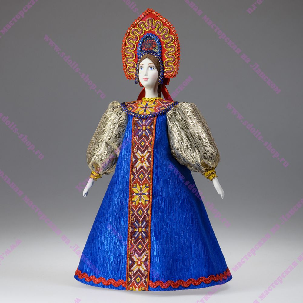 Сувенирная кукла в крестьянском наряде с прямым кокошником