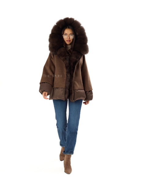 Комбинированный шоколадный пуховик с мехом песца