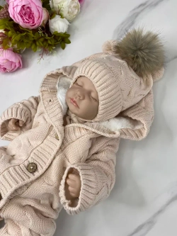Комплект вязаный новорожденному: комбинезон+шапка+пинетки