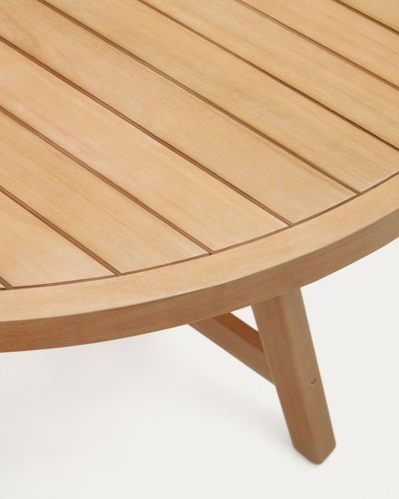 Urgell Круглый уличный стол из массива эвкалипта Ø 130 см Испания La Forma