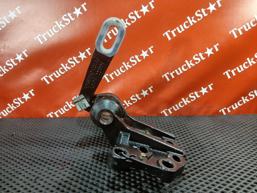 Кронштейн торсиона кабины левый 2023г.