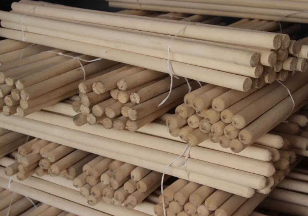 Черенок для грабель D32 1500мм высший сорт