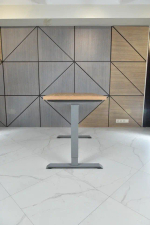 Регулируемый компьютерный стол Bazalt с регулировкой по высоте — столешница МДФ Дуб европейский