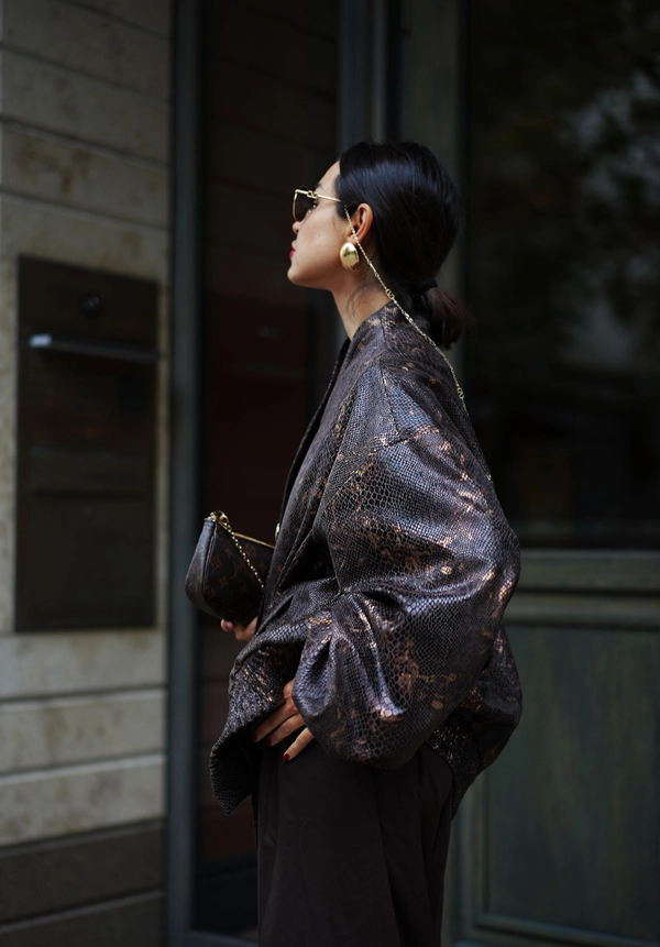 Бомбер змеиный