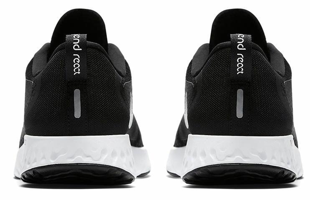 Кроссовки Nike