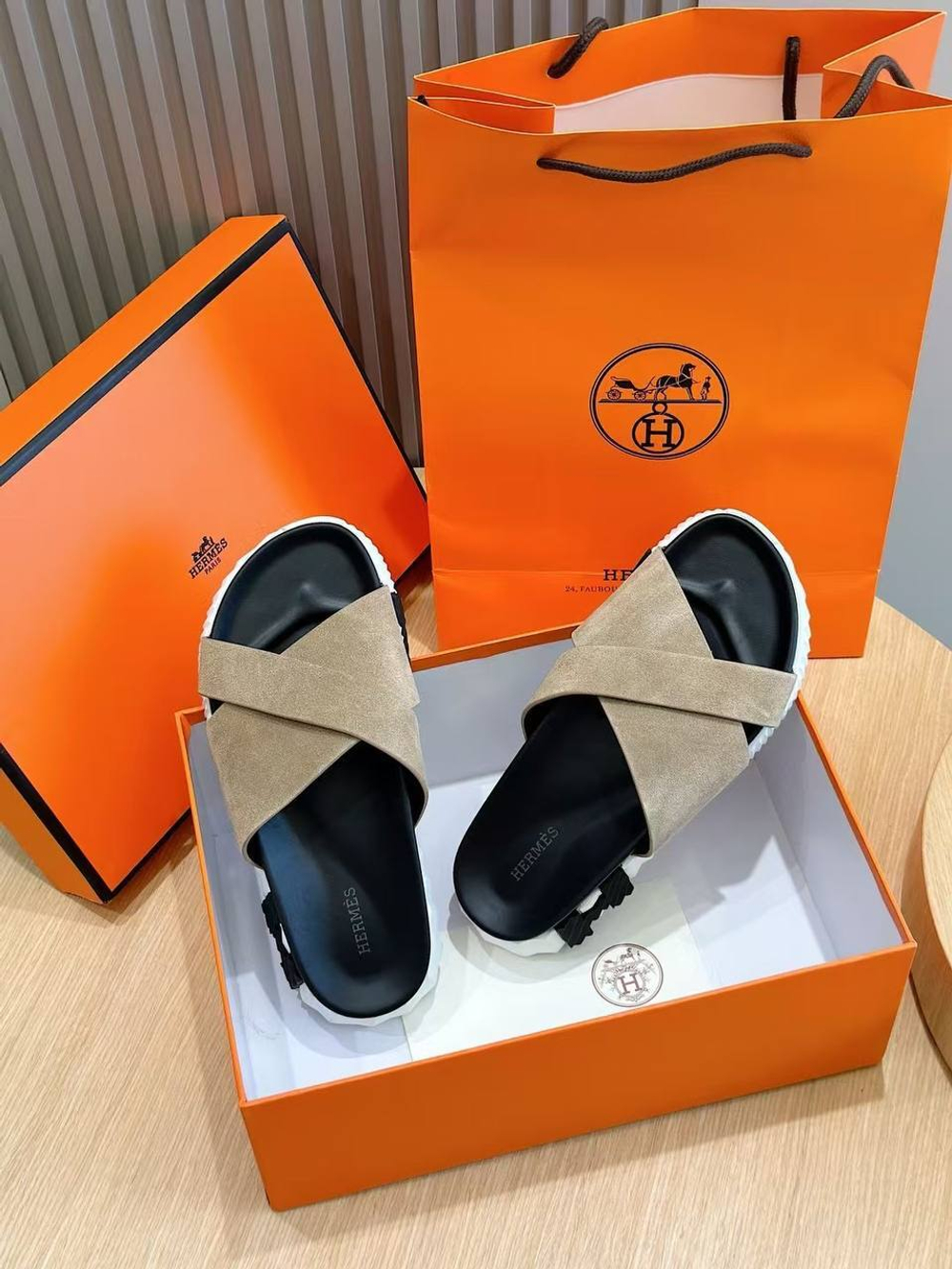 Шлёпанцы Hermes