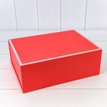 Коробка сборная 30.6х23х11 см на магнитах (Красный)