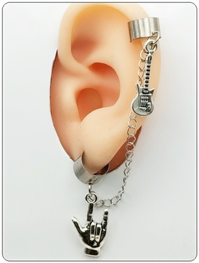Серьги каффы (без прокола) с цепочкой и подвесками "Рок, гитара" две клипсы соединенные цепочкой.