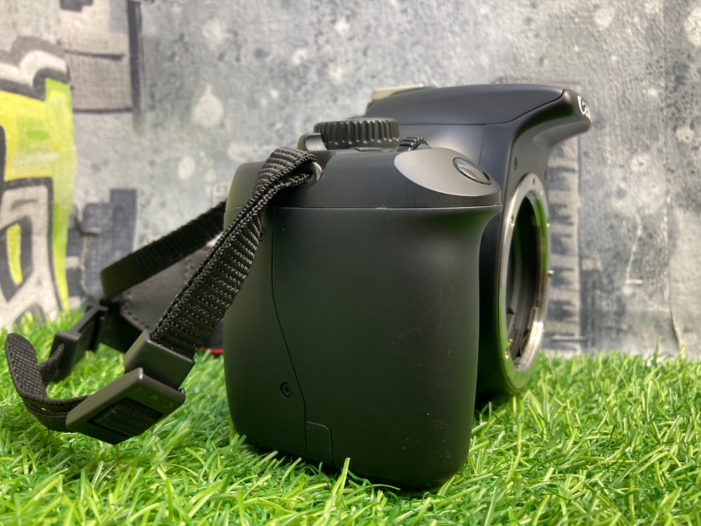 Canon 1100D + 18-55mm 450 кадров  Покупка/Продажа