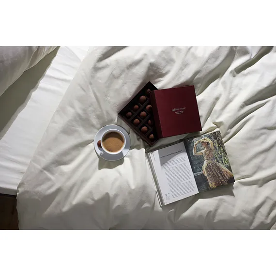 Комплект постельного белья из сатина серо-бежевого цвета с брашинг-эффектом из коллекции essential