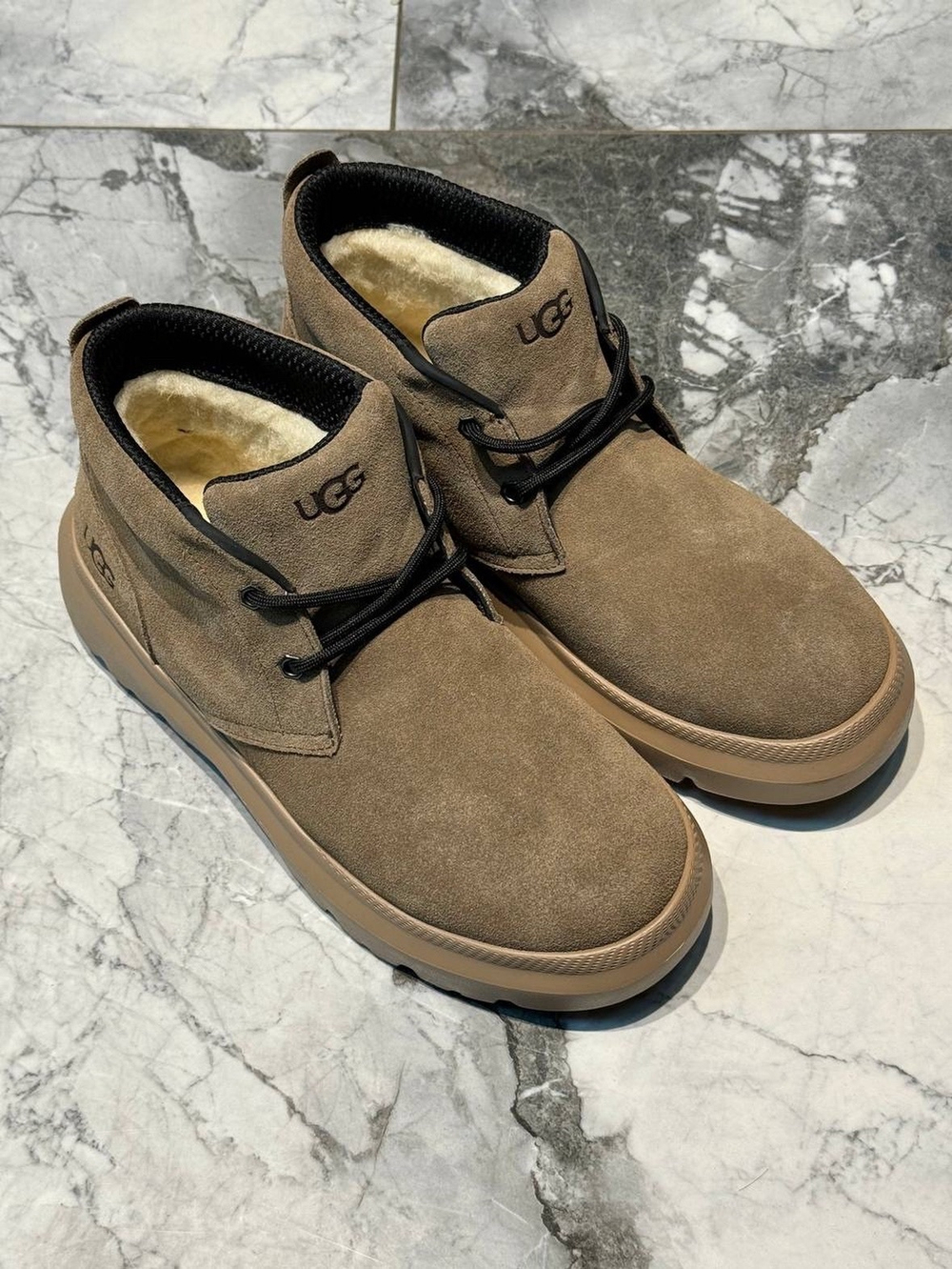 UGG