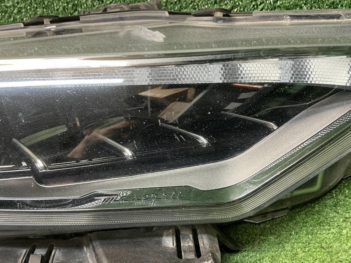 Фара правая Maserati Levante (2020-2024) LED