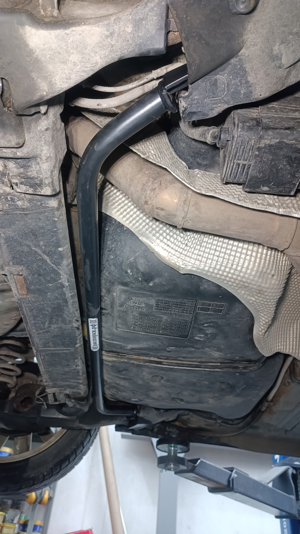 Распорка задняя нижняя Peugeot 207 RC (ПОД ЗАКАЗ)