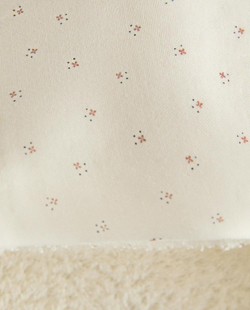 ZARA HOME ДЕТСКОЕ ПОЛОТЕНЦЕ С КАПЮШОНОМ И ЦВЕТОЧНЫМ ПРИНТОМ, ЭКРЮ