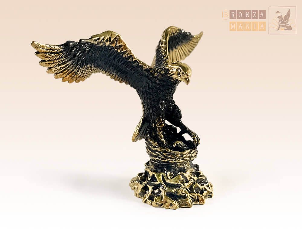 фигурка Орел горный в гнезде