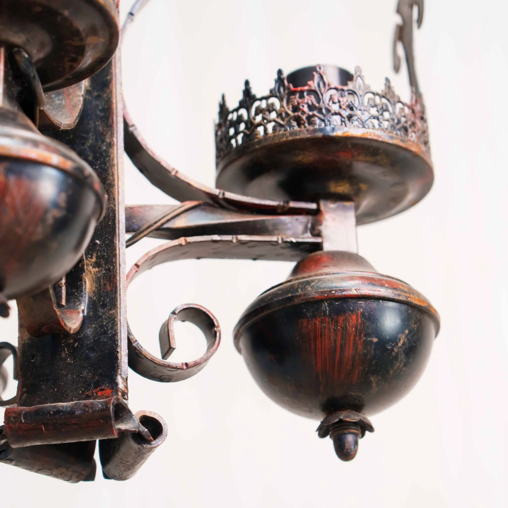 Эффектная винтажная потолочная люстра