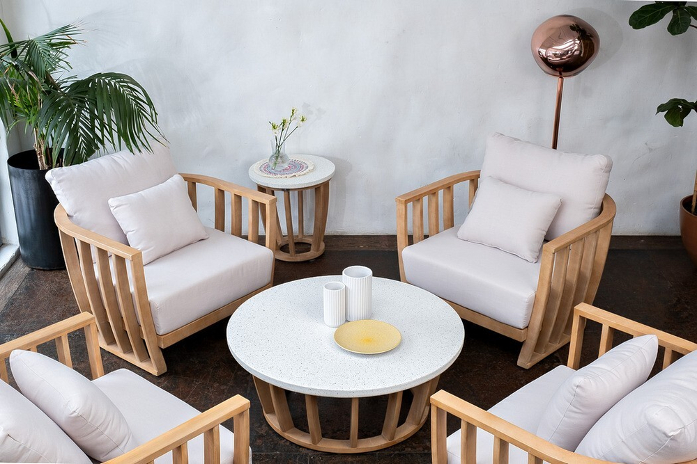 Кофейный стол из акации WOODLAND