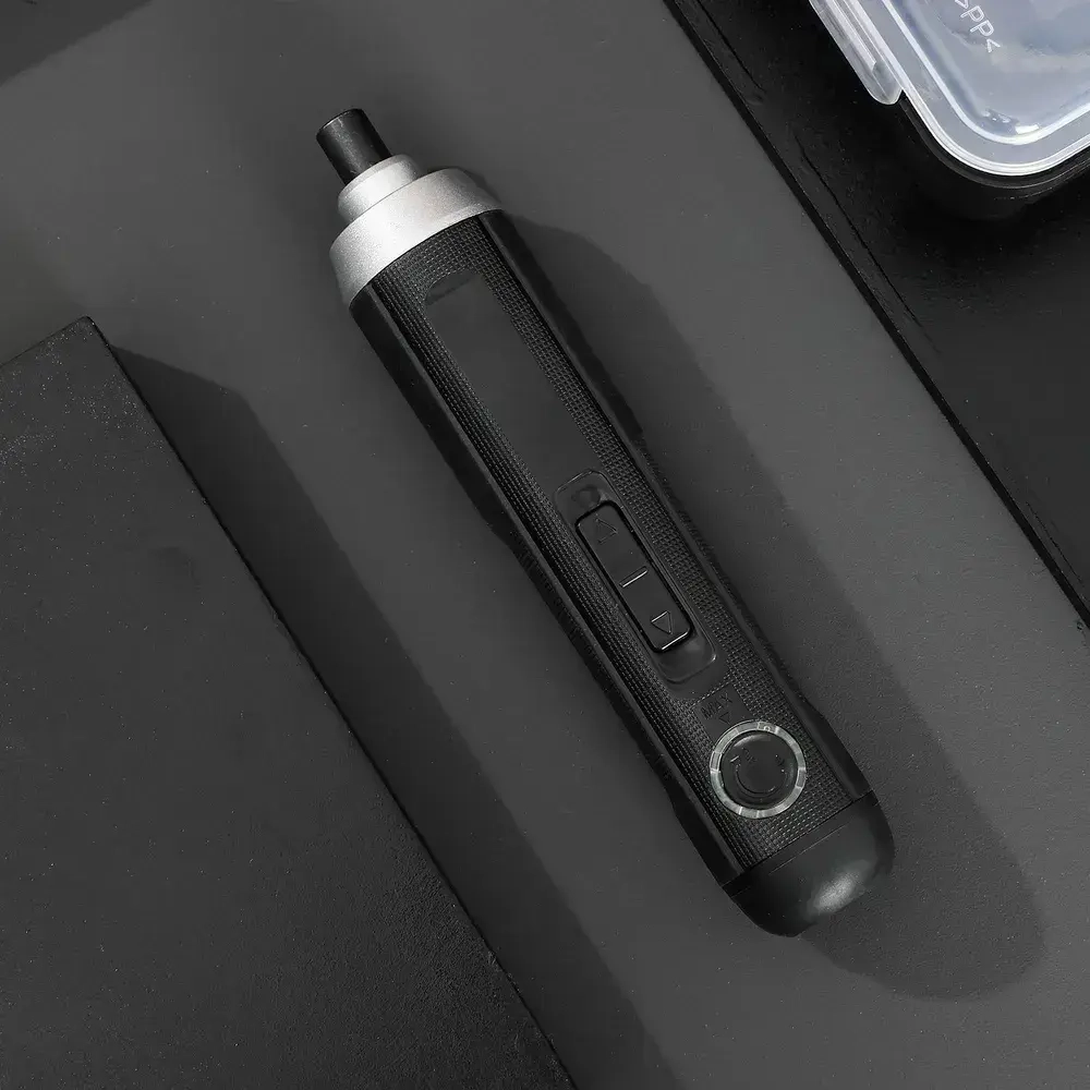 Отвертка аккумуляторная прямая Deli DL-DP04-E1B2 + набор бит 24шт + магнитный удлиннитель (3,6В, 2А/ч, 5Нм,реверс,подсветка, кейс)