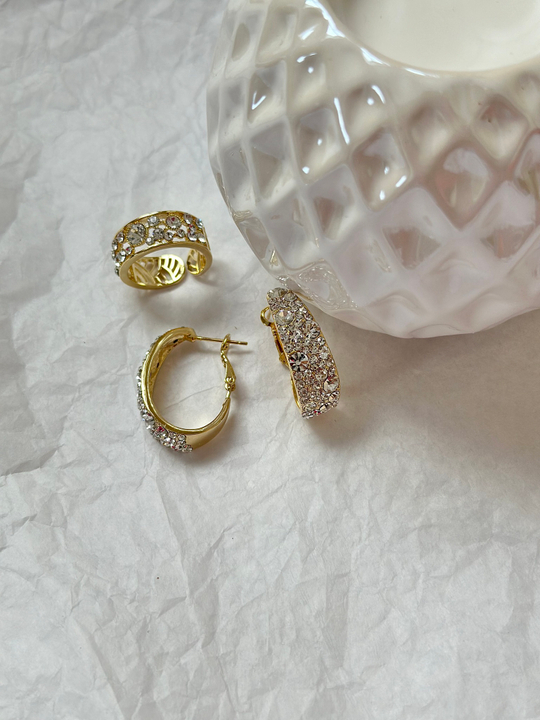 Серьги овальные кольца с прозрачными кристаллами, оттенок золото, замок каталонский