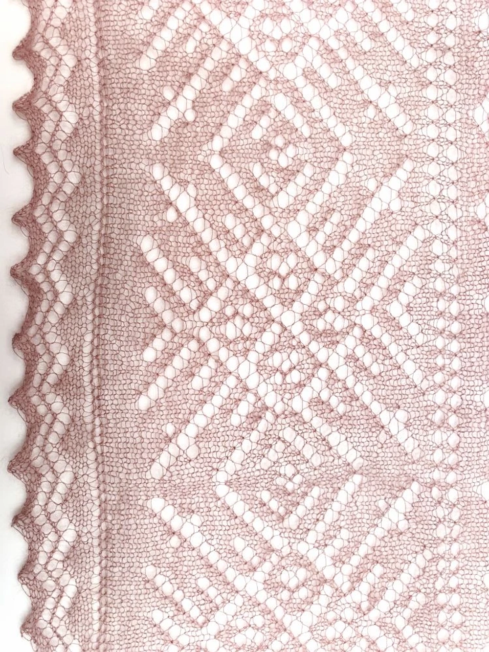 Оренбургский пуховый платок-паутинка А120-06 магнолия