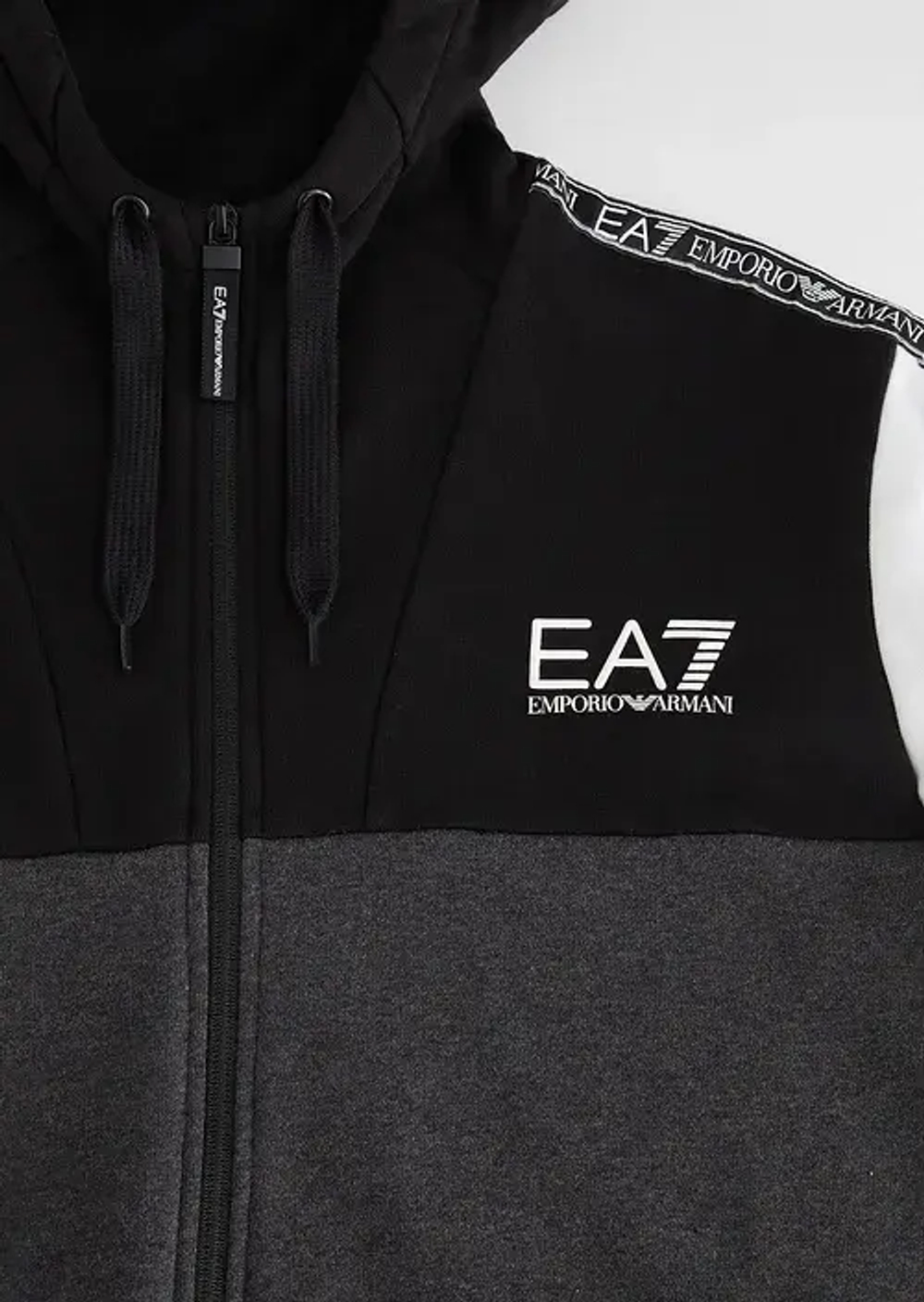 Спорт костюм EA7