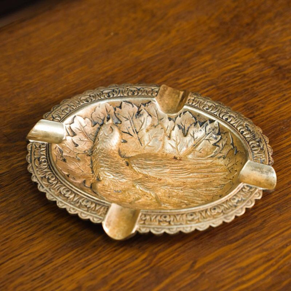 Винтажная латунная пепельница овальной формы