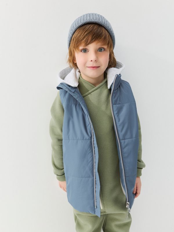 Жилет на молнии с капюшоном 