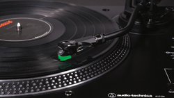 Проигрыватель виниловых дисков Audio-technica AT-LP120x-usb-sv